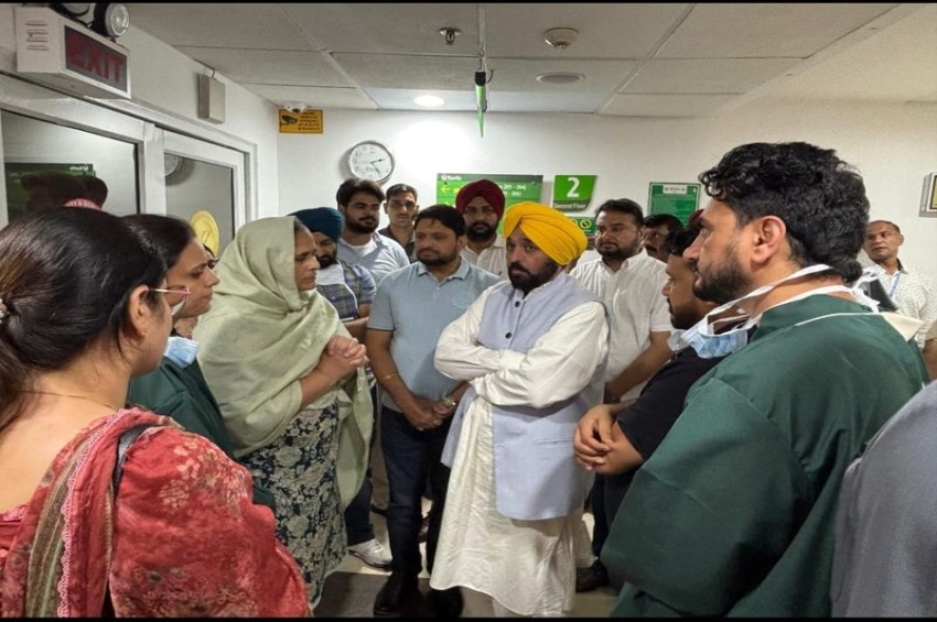 ਗਾਇਕ ਰਾਜਵੀਰ ਜਵੰਦਾ ਦੀ ਹਾਲਤ ਅਜੇ ਵੀ ਗੰਭੀਰ; ਮੁੱਖ ਮੰਤਰੀ ਨੇ ਹਸਪਤਾਲ ਪੁੱਜ ਕੇ ਖ਼ਬਰਸਾਰ ਲਈ